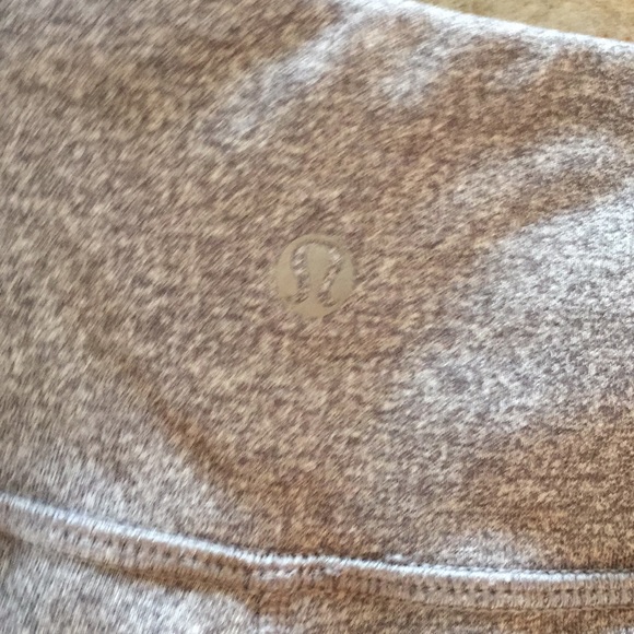 SOLD!! lululemon crop legging - Picture 3 of 4